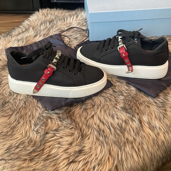 Prada shoes - Picture 4 of 7